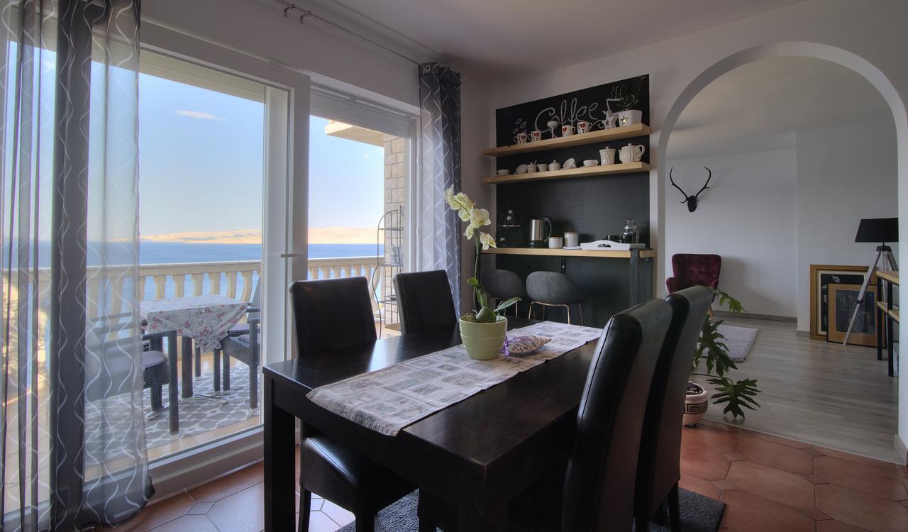 Apartments Lola Сен Екстериор снимка