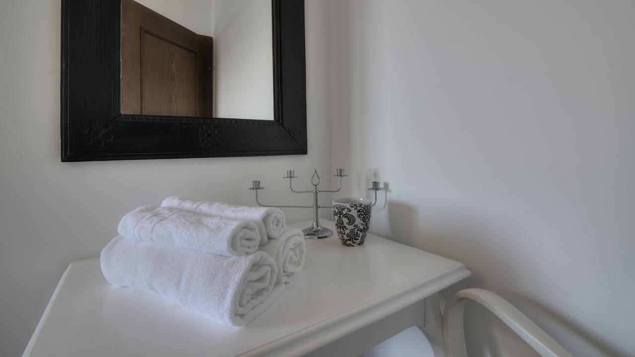 Apartments Lola Сен Екстериор снимка